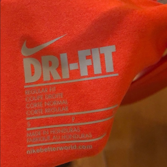 Nike Dri-Fit orange T-shirt - Picture 2 of 2